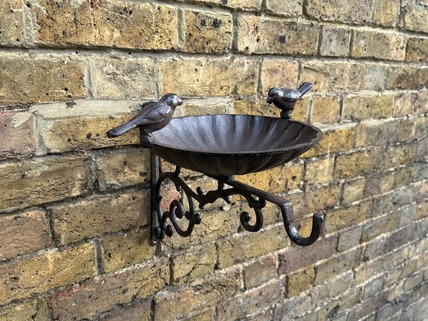 wall mount bird bath